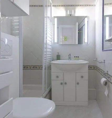 Un Ecrin Au Suquet - Studio, Clim, Balcon, Plage, Palais Des Festivals Apartment